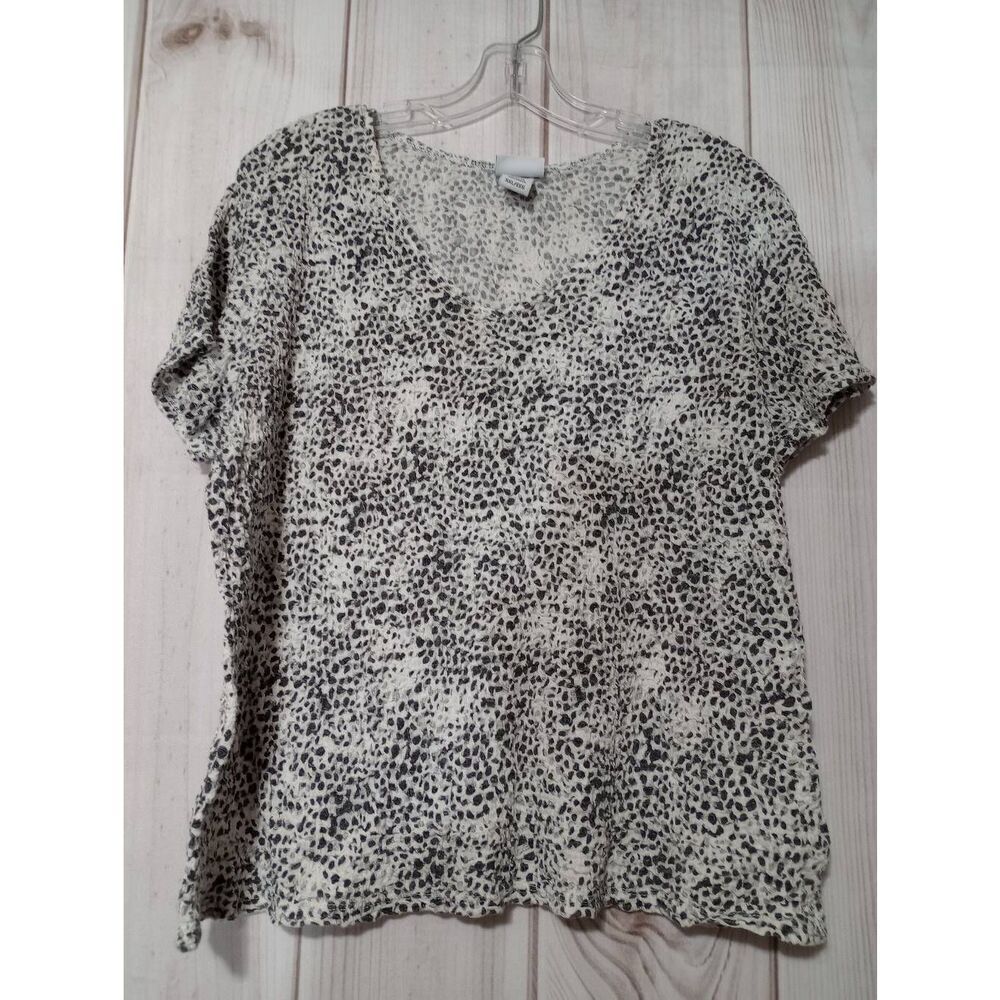 2XL Woman's Black & White V Neck Short Sleeve Patterned Top Blouse Shirt